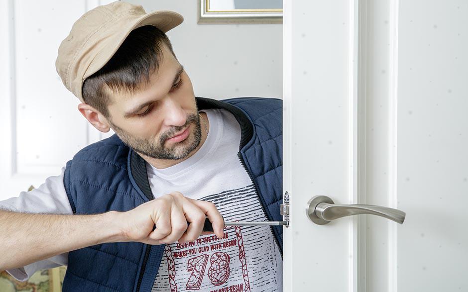comment ouvrir une porte blindée fermée à clef Paris 3